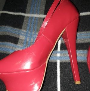 Red pumps